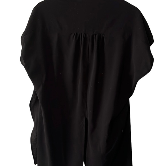 Black side slit blouse - Picture 2 of 4